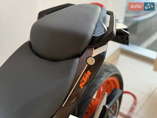 КТМ 250 Duke 2016 в Киеве на Automoto.ua КТМ 250 Duke, объемом двигателя 0.25 л и пробегом 24 тыс. км за 3300 $, фото 14 на Automoto.ua