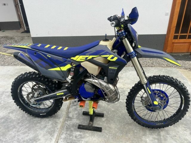 КТМ 300, об'ємом двигуна 0.3 л та пробігом 0 тис. км за 6100 $, фото 2 на Automoto.ua