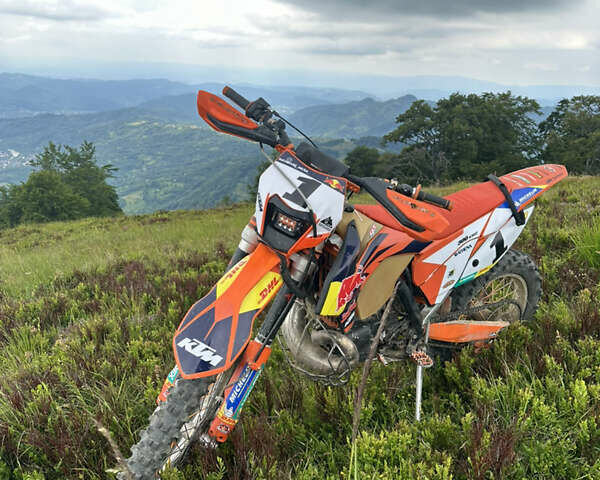 КТМ 300 EXC 2012 у Тячеве на Automoto.ua Помаранчевий КТМ 300 EXC, об'ємом двигуна 0 л та пробігом 66 тис. км за 4200 $, фото 2 на Automoto.ua