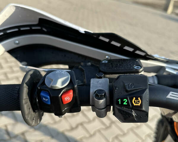 Белый КТМ 350 EXC-F, объемом двигателя 0.35 л и пробегом 6 тыс. км за 9999 $, фото 8 на Automoto.ua