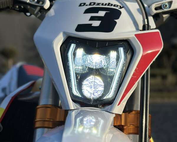 Белый КТМ 350 EXC-F, объемом двигателя 0.35 л и пробегом 6 тыс. км за 9999 $, фото 22 на Automoto.ua