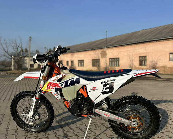 Білий КТМ 350 EXC-F, об'ємом двигуна 0.35 л та пробігом 6 тис. км за 9999 $, фото 1 на Automoto.ua