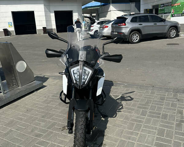 Білий КТМ 390 Adventure, об'ємом двигуна 0.37 л та пробігом 5 тис. км за 5500 $, фото 2 на Automoto.ua
