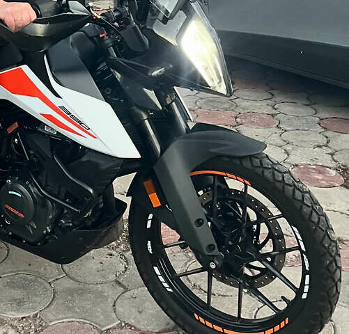 Білий КТМ 390 Adventure, об'ємом двигуна 0.37 л та пробігом 7 тис. км за 6000 $, фото 2 на Automoto.ua