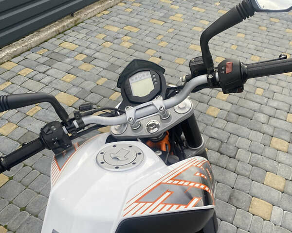 Білий КТМ 390 Duke, об'ємом двигуна 0.39 л та пробігом 14 тис. км за 3500 $, фото 4 на Automoto.ua