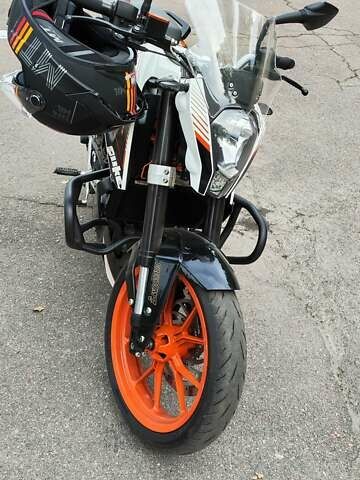 КТМ 390 Duke 2016 у Черкасах на Automoto.ua Білий КТМ 390 Duke, об'ємом двигуна 0.39 л та пробігом 15 тис. км за 3800 $, фото 4 на Automoto.ua