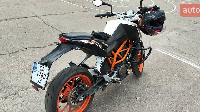 КТМ 390 Duke 2016 у Черкасах на Automoto.ua Білий КТМ 390 Duke, об'ємом двигуна 0.39 л та пробігом 15 тис. км за 3800 $, фото 2 на Automoto.ua