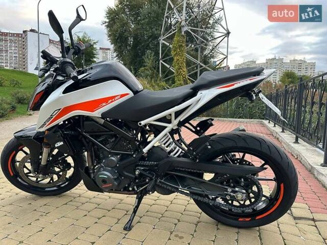Білий КТМ 390 Duke, об'ємом двигуна 0.4 л та пробігом 1 тис. км за 5500 $, фото 10 на Automoto.ua