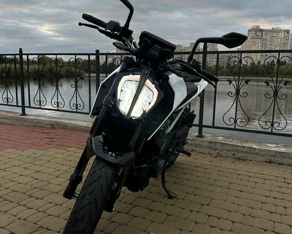 Білий КТМ 390 Duke, об'ємом двигуна 0.4 л та пробігом 1 тис. км за 5500 $, фото 2 на Automoto.ua