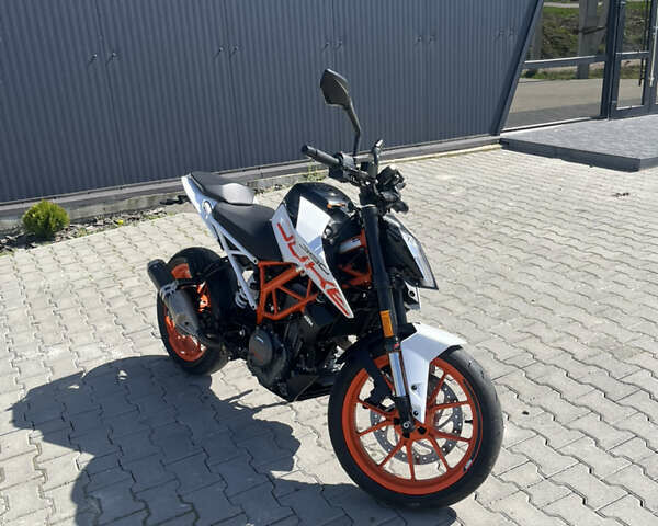 Білий КТМ 390 Duke, об'ємом двигуна 0.37 л та пробігом 15 тис. км за 4650 $, фото 4 на Automoto.ua