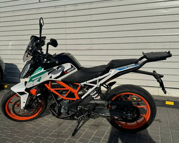 Белый КТМ 390 Duke, объемом двигателя 0.37 л и пробегом 3 тыс. км за 5400 $, фото 1 на Automoto.ua