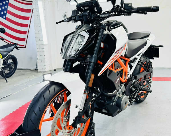 Білий КТМ 390 Duke, об'ємом двигуна 0.4 л та пробігом 8 тис. км за 5200 $, фото 5 на Automoto.ua