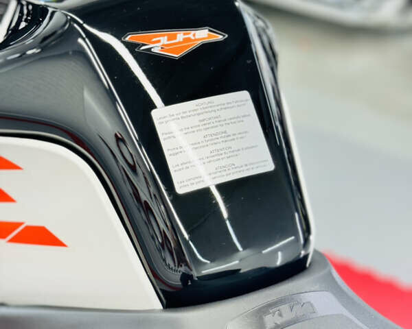 Білий КТМ 390 Duke, об'ємом двигуна 0.4 л та пробігом 8 тис. км за 5200 $, фото 27 на Automoto.ua