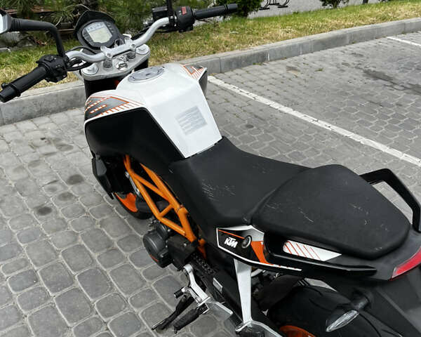 Черный КТМ 390 Duke, объемом двигателя 0.4 л и пробегом 15 тыс. км за 3300 $, фото 7 на Automoto.ua