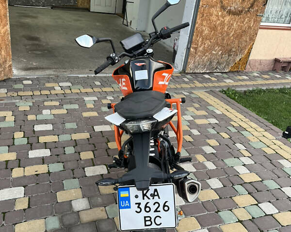 Черный КТМ 390 Duke, объемом двигателя 0.39 л и пробегом 4 тыс. км за 5150 $, фото 3 на Automoto.ua