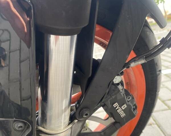 Черный КТМ 390 Duke, объемом двигателя 0.37 л и пробегом 14 тыс. км за 4400 $, фото 8 на Automoto.ua