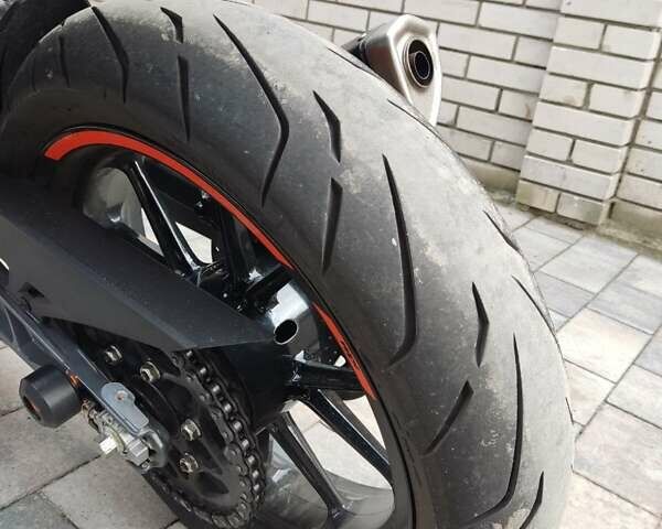 КТМ 390 Duke 2023 в Львове на Automoto.ua Черный КТМ 390 Duke, объемом двигателя 0.37 л и пробегом 5 тыс. км за 5800 $, фото 17 на Automoto.ua