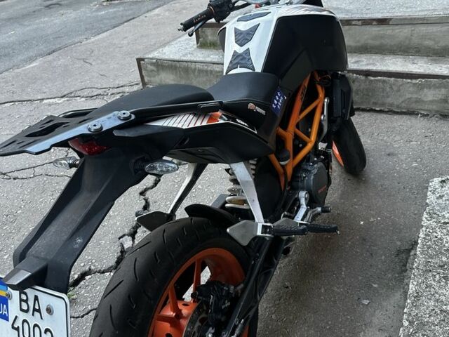 КТМ 390 Duke, объемом двигателя 0.39 л и пробегом 0 тыс. км за 3500 $, фото 3 на Automoto.ua