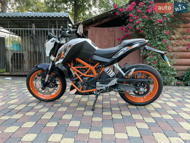 КТМ 390 Duke, об'ємом двигуна 0.39 л та пробігом 4 тис. км за 4850 $, фото 2 на Automoto.ua