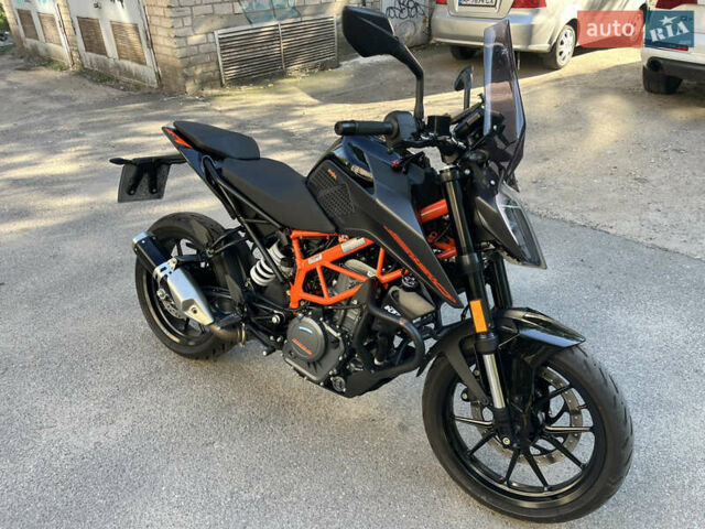 КТМ 390 Duke, объемом двигателя 0.4 л и пробегом 11 тыс. км за 5300 $, фото 2 на Automoto.ua