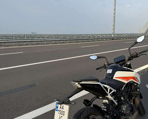 КТМ 390 Duke, объемом двигателя 0.39 л и пробегом 4 тыс. км за 5800 $, фото 10 на Automoto.ua