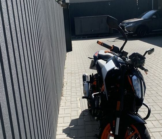 КТМ 390 Duke, объемом двигателя 0.39 л и пробегом 0 тыс. км за 4500 $, фото 3 на Automoto.ua