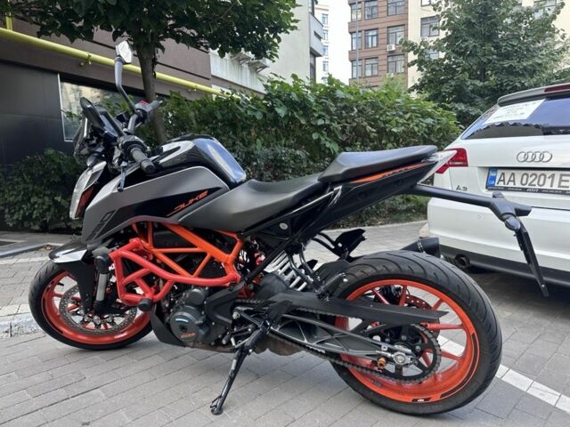 КТМ 390 Duke, объемом двигателя 0.37 л и пробегом 0 тыс. км за 4950 $, фото 3 на Automoto.ua