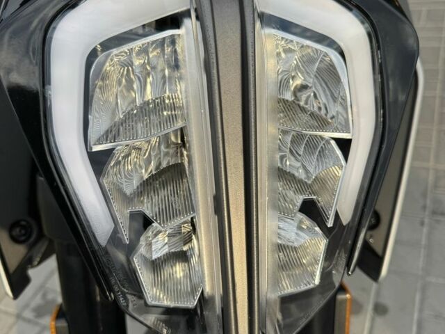 КТМ 390 Duke, объемом двигателя 0.37 л и пробегом 0 тыс. км за 5300 $, фото 2 на Automoto.ua