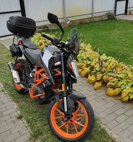 Сірий КТМ 390 Duke, об'ємом двигуна 0.39 л та пробігом 24 тис. км за 4950 $, фото 2 на Automoto.ua