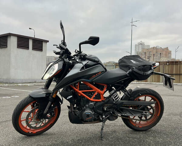 Серый КТМ 390 Duke, объемом двигателя 0.37 л и пробегом 18 тыс. км за 4500 $, фото 7 на Automoto.ua