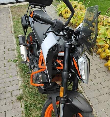 Сірий КТМ 390 Duke, об'ємом двигуна 0.39 л та пробігом 24 тис. км за 4950 $, фото 5 на Automoto.ua