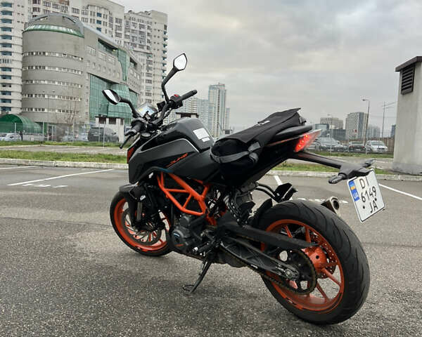 Серый КТМ 390 Duke, объемом двигателя 0.37 л и пробегом 18 тыс. км за 4500 $, фото 6 на Automoto.ua