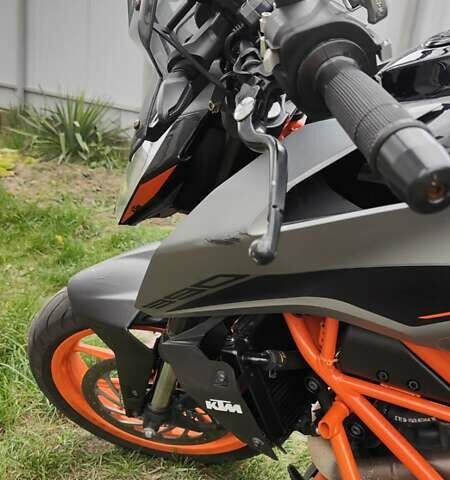 Сірий КТМ 390 Duke, об'ємом двигуна 0.39 л та пробігом 24 тис. км за 4950 $, фото 3 на Automoto.ua