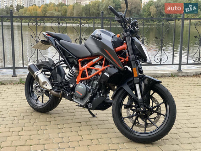 КТМ 390 Duke 2023 в Киеве на Automoto.ua Серый КТМ 390 Duke, объемом двигателя 0.4 л и пробегом 3 тыс. км за 5350 $, фото 1 на Automoto.ua