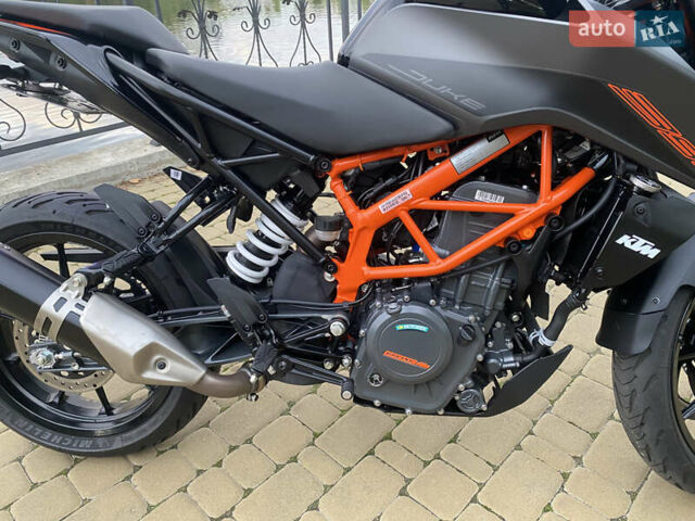 КТМ 390 Duke 2023 в Киеве на Automoto.ua Серый КТМ 390 Duke, объемом двигателя 0.4 л и пробегом 3 тыс. км за 5350 $, фото 7 на Automoto.ua