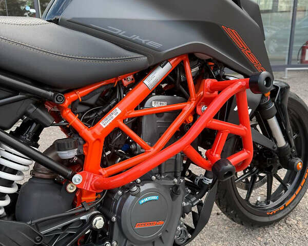 Сірий КТМ 390 Duke, об'ємом двигуна 0.37 л та пробігом 6 тис. км за 5500 $, фото 4 на Automoto.ua