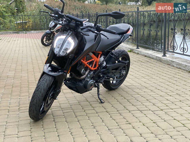 КТМ 390 Duke 2023 в Киеве на Automoto.ua Серый КТМ 390 Duke, объемом двигателя 0.4 л и пробегом 3 тыс. км за 5350 $, фото 4 на Automoto.ua
