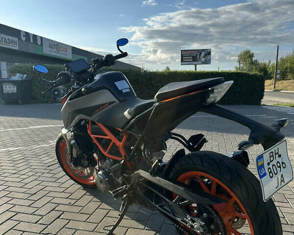 Серый КТМ 390 Duke, объемом двигателя 0.37 л и пробегом 4 тыс. км за 4900 $, фото 3 на Automoto.ua