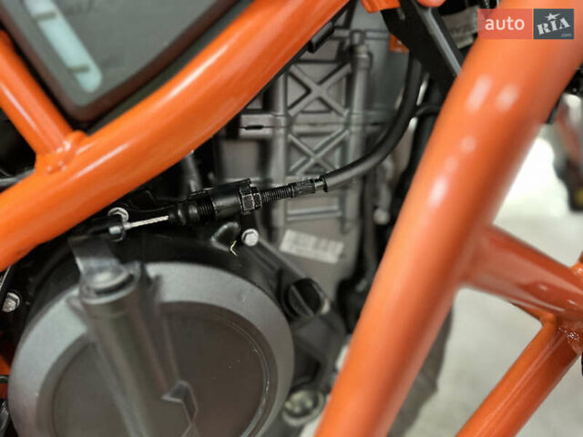 КТМ 390 Duke 2024 в Виноградове на Automoto.ua Синий КТМ 390 Duke, объемом двигателя 0.4 л и пробегом 8 тыс. км за 7600 $, фото 11 на Automoto.ua