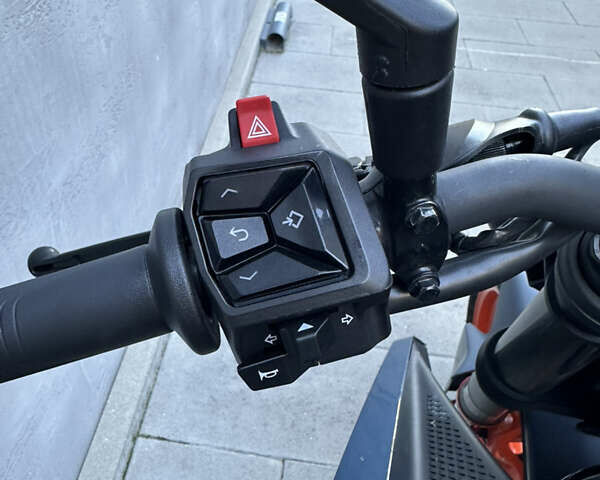 КТМ 390 Duke 2024 в Львове на Automoto.ua Синий КТМ 390 Duke, объемом двигателя 0.4 л и пробегом 3 тыс. км за 7000 $, фото 4 на Automoto.ua