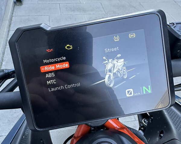 КТМ 390 Duke 2024 в Львове на Automoto.ua Синий КТМ 390 Duke, объемом двигателя 0.4 л и пробегом 3 тыс. км за 7000 $, фото 8 на Automoto.ua