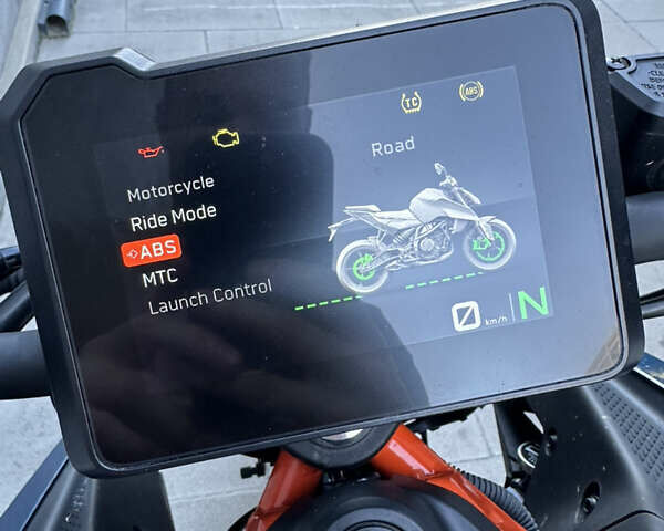 КТМ 390 Duke 2024 в Львове на Automoto.ua Синий КТМ 390 Duke, объемом двигателя 0.4 л и пробегом 3 тыс. км за 7000 $, фото 12 на Automoto.ua