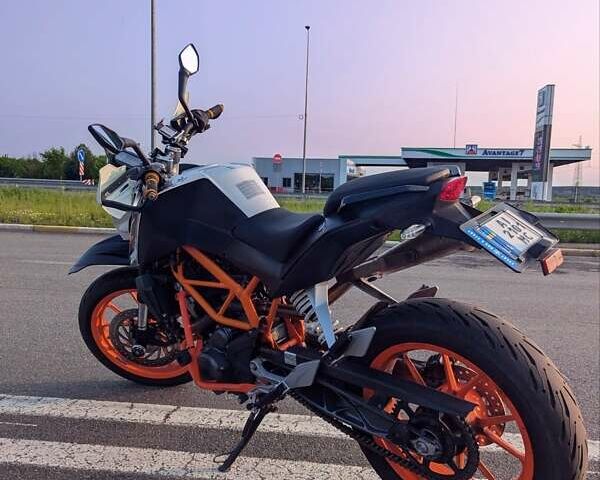 Оранжевый КТМ 390 Duke, объемом двигателя 0.39 л и пробегом 36 тыс. км за 2900 $, фото 4 на Automoto.ua