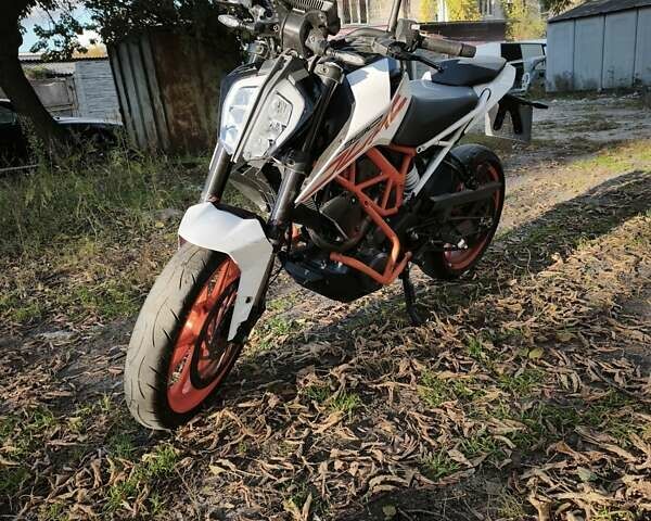 Оранжевый КТМ 390 Duke, объемом двигателя 0.37 л и пробегом 19 тыс. км за 3700 $, фото 6 на Automoto.ua