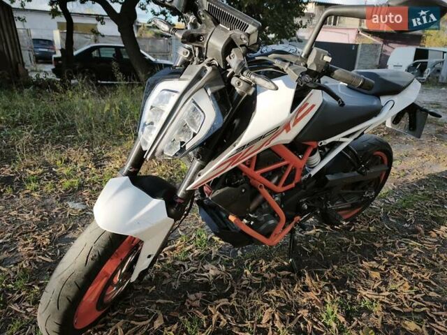 Оранжевый КТМ 390 Duke, объемом двигателя 0.37 л и пробегом 19 тыс. км за 3700 $, фото 3 на Automoto.ua