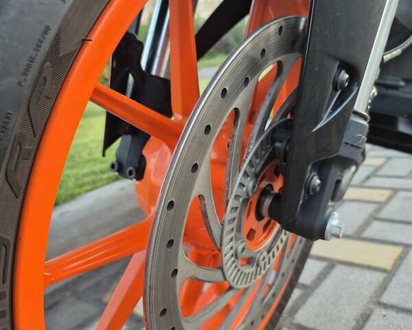 Помаранчевий КТМ 390 Duke, об'ємом двигуна 0.37 л та пробігом 13 тис. км за 4500 $, фото 8 на Automoto.ua