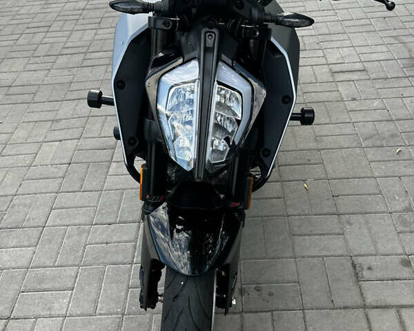 Помаранчевий КТМ 390 Duke, об'ємом двигуна 0.37 л та пробігом 9 тис. км за 5000 $, фото 9 на Automoto.ua