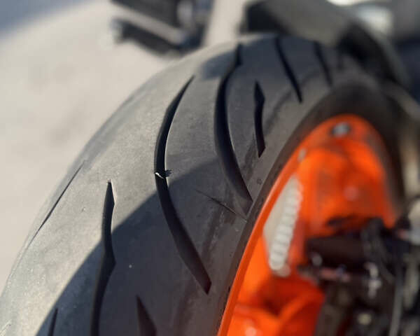 Оранжевый КТМ 390 Duke, объемом двигателя 0.37 л и пробегом 11 тыс. км за 5200 $, фото 5 на Automoto.ua