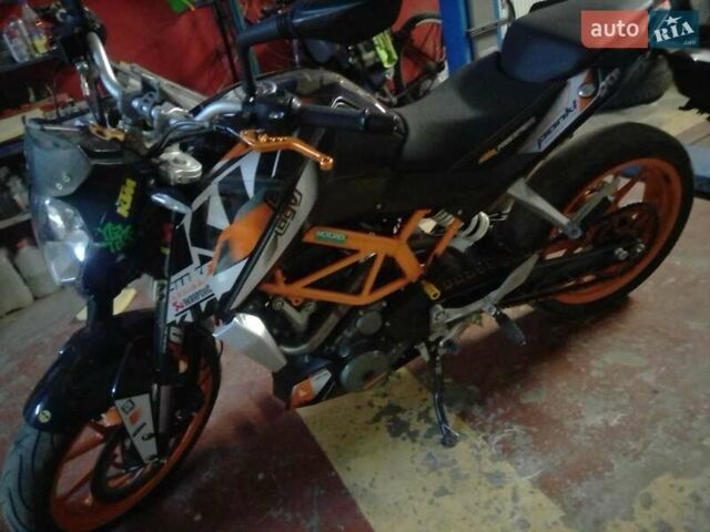 Оранжевый КТМ 390 Duke, объемом двигателя 0.37 л и пробегом 17 тыс. км за 3800 $, фото 1 на Automoto.ua