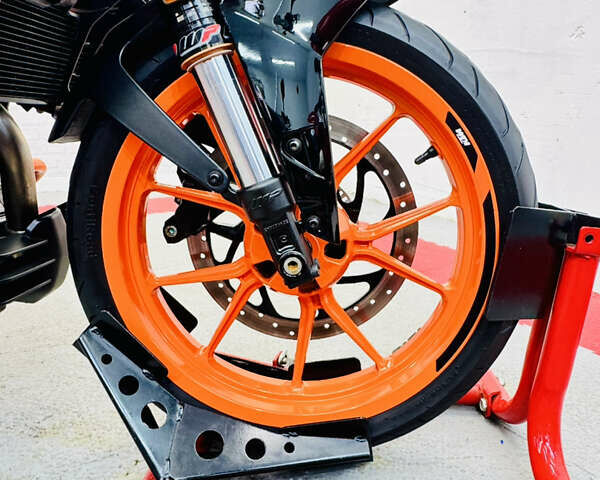 КТМ 390 Duke 2022 в Одессе на Automoto.ua Оранжевый КТМ 390 Duke, объемом двигателя 0.39 л и пробегом 10 тыс. км за 5300 $, фото 16 на Automoto.ua